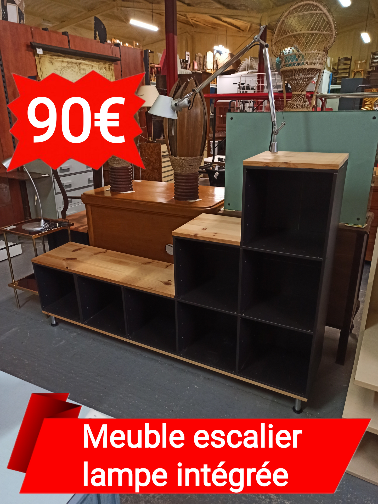 Meuble escalier avec lampe intégrée