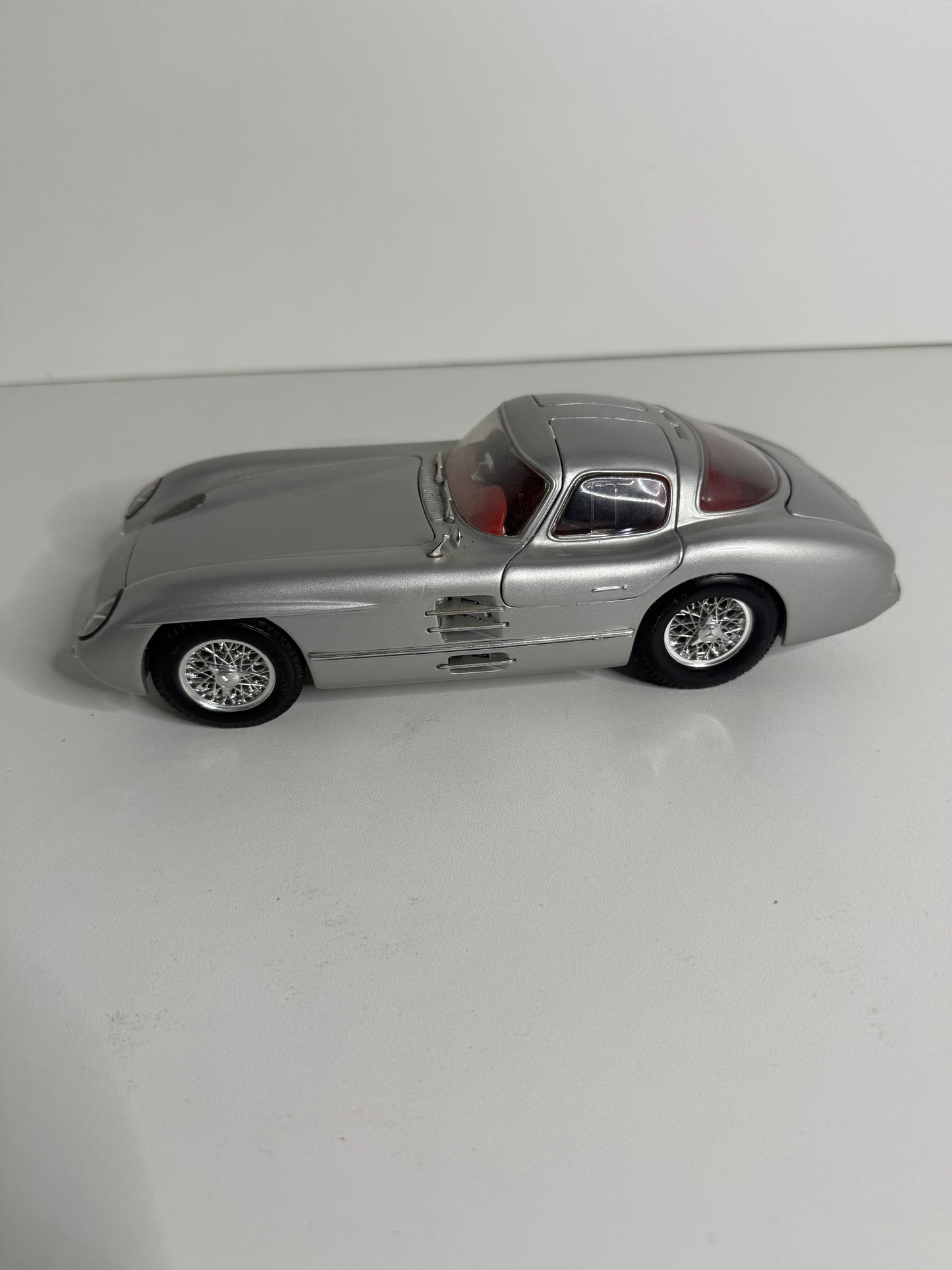 Mercedes 300 SL 1/18