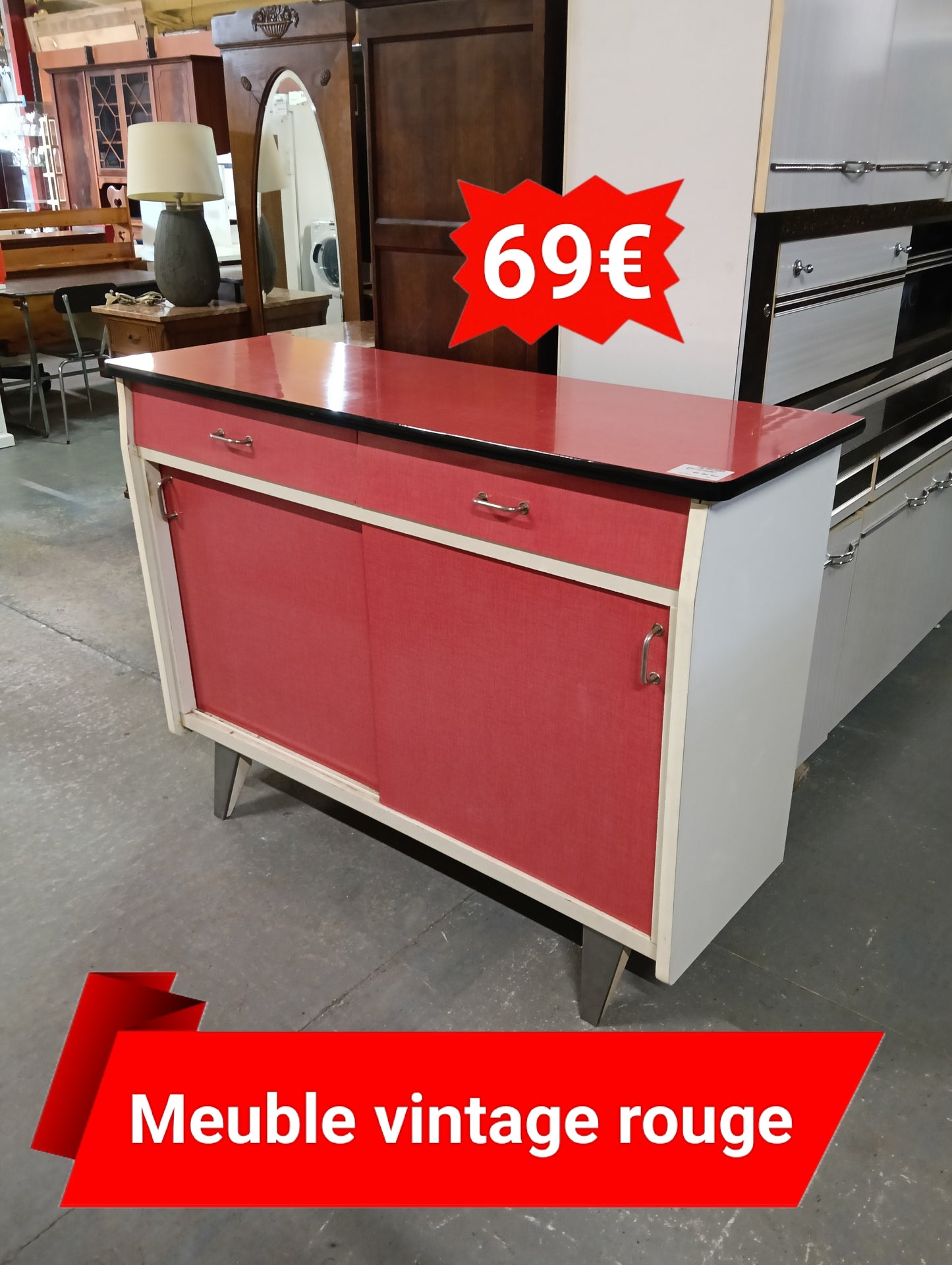 Meuble vintage rouge