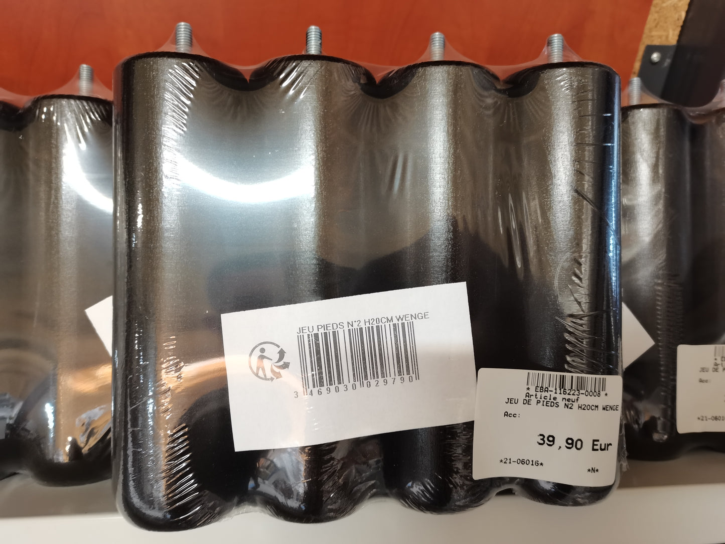 Jeu de 4 pieds en bois pour sommier tapissier