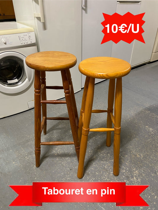 Tabouret en pin