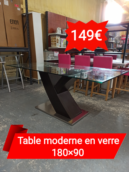 Table moderne en verre