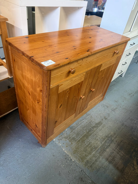 Buffet en pin 2 portes 2 tiroirs